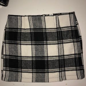 Black and White Plaid Skirt 🖤